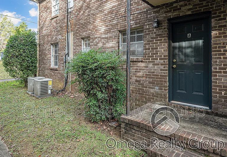 2020 High School Rd #A — Photo 23
