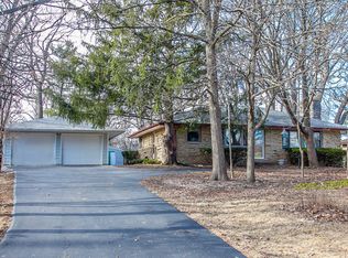 602 Banbury Rd, Mundelein, IL 60060