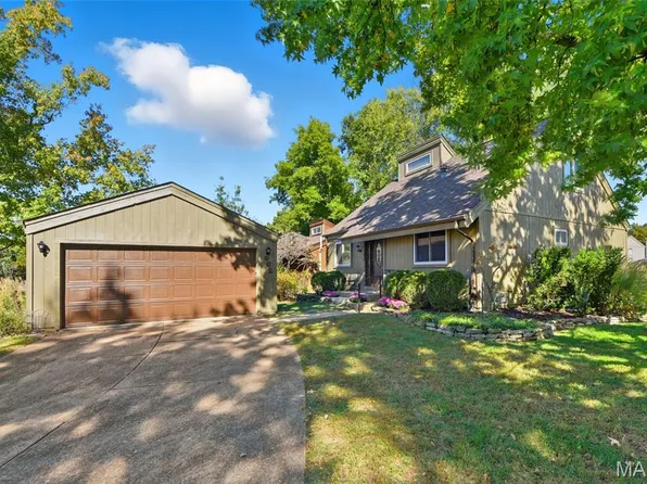 962 Barcroft Woods Ct, Ballwin, MO 63021