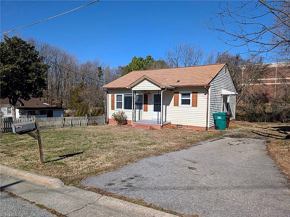 3rd image of 607 Martha Pl