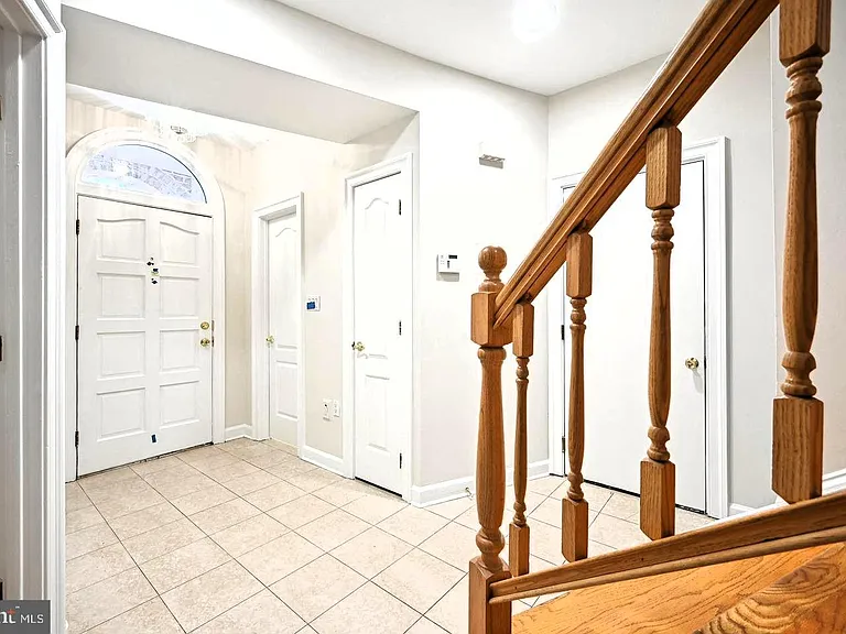 5330 Connecticut Ave NW — Photo 3