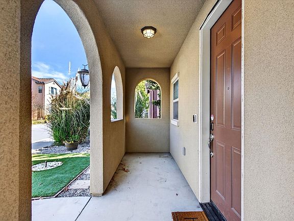4th image of 301 Slate Ave
