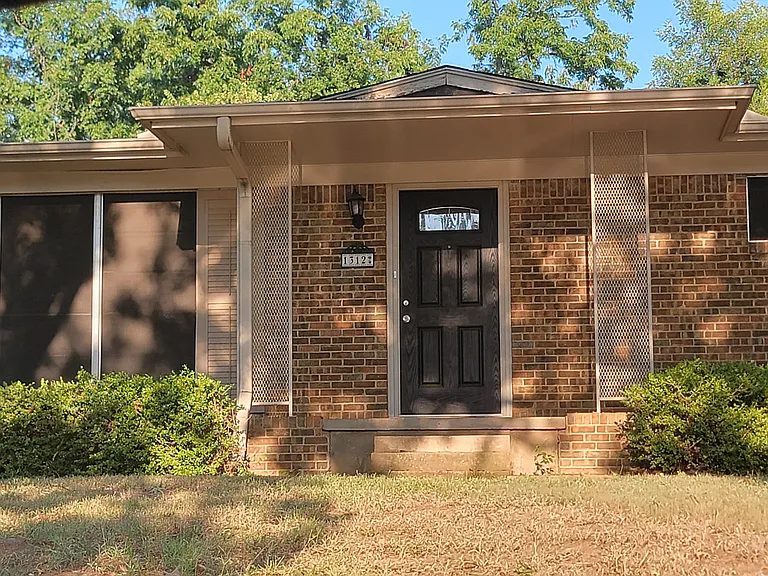 1312 Lafayette Dr — Photo 1