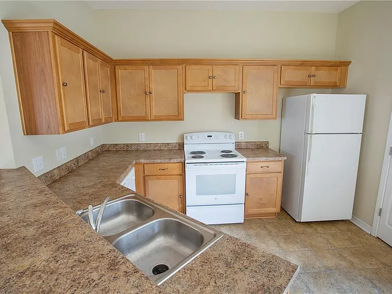 2159 Seasons Ct — Photo 4