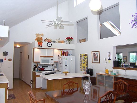 5th image of 24 Harmony Dr