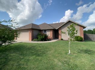 5460 W Yew St, Springfield, MO 65802