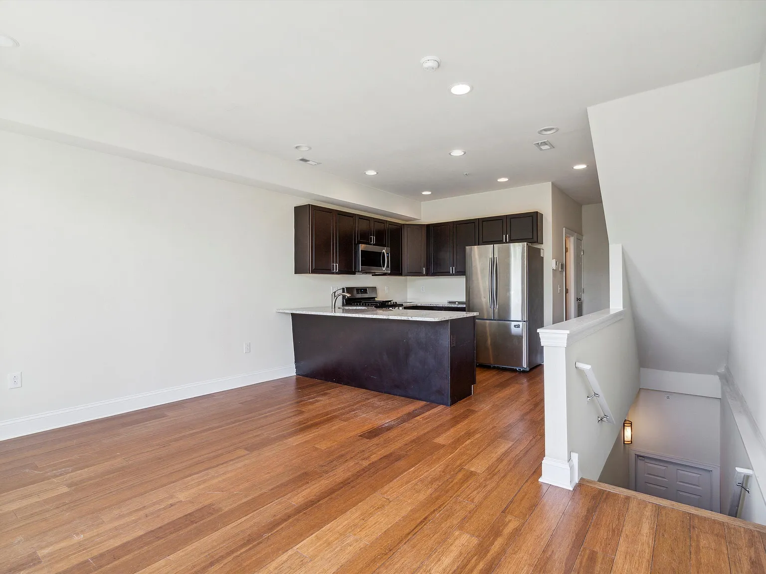 1714 Fontain St Unit B — Photo 1