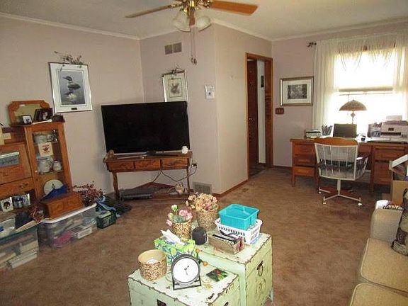 3rd image of 409/411 9th St N