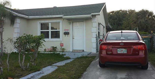 1st image of 905 S M St