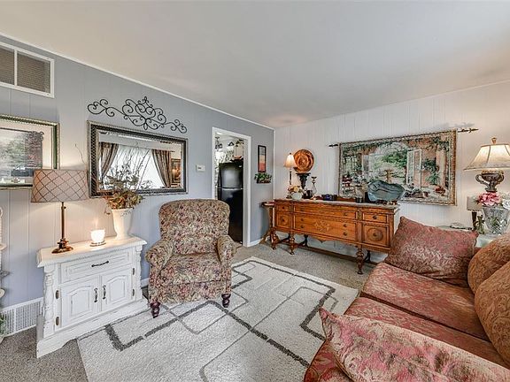 3rd image of 6211 Hyde Park St