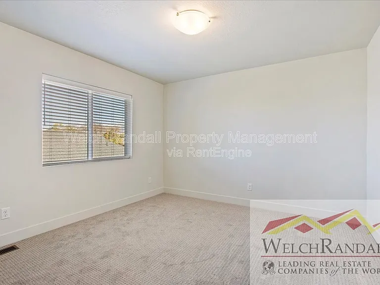 245 W 600 N — Photo 20
