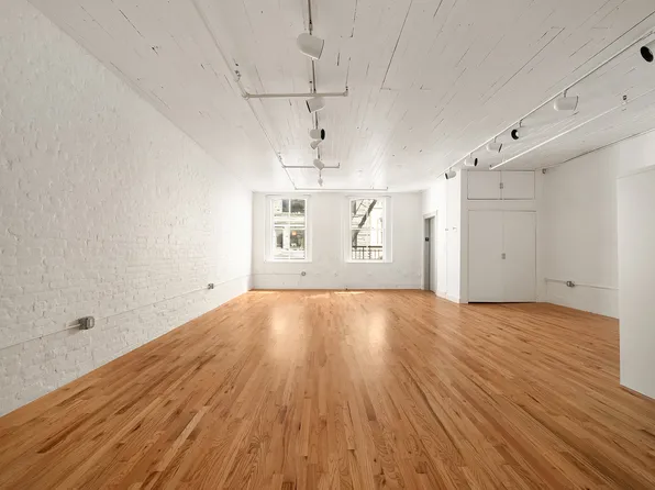 15 Warren St APT 4, New York, NY 10007