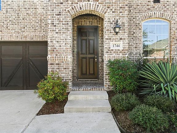 4th image of 1744 Eagle Crest Dr