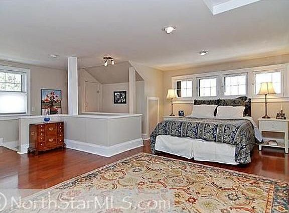5th image of 2954 Xerxes Ave N