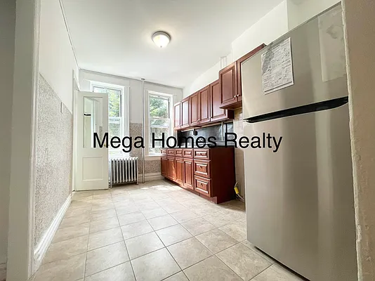Rented by Mega Homes Realty INC | media 12