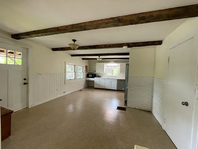 979 Barnestown Rd — Photo 4