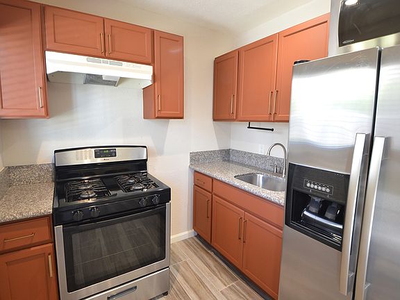 5th image of 2538 Cedar Ave #1/2