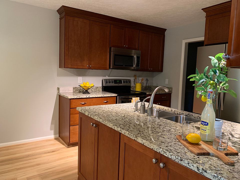 SS appliances and granite!