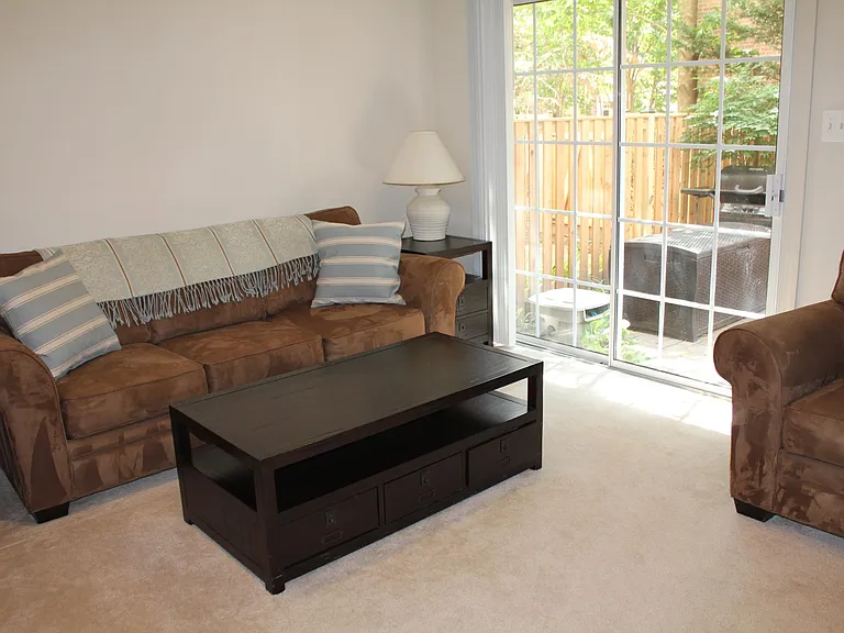 784 N Wakefield St — Photo 11