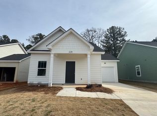 228 Lenox Cir, Lagrange, GA 30241