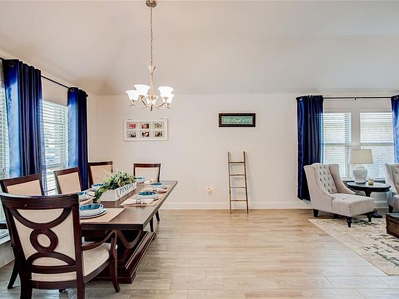 5th image of 10709 Emerald Park Ln