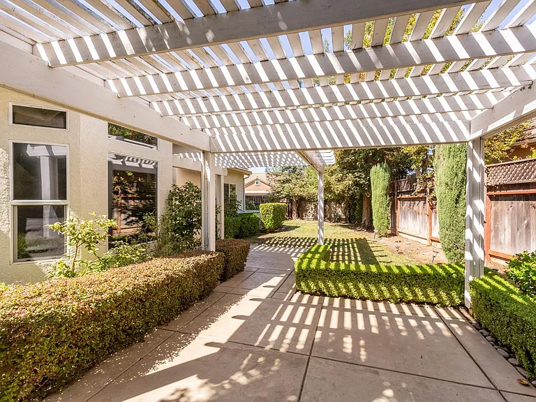 1120 E Sawgrass Ave — Photo 30