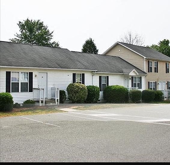 2nd image of 725 E Haggard Ave #A