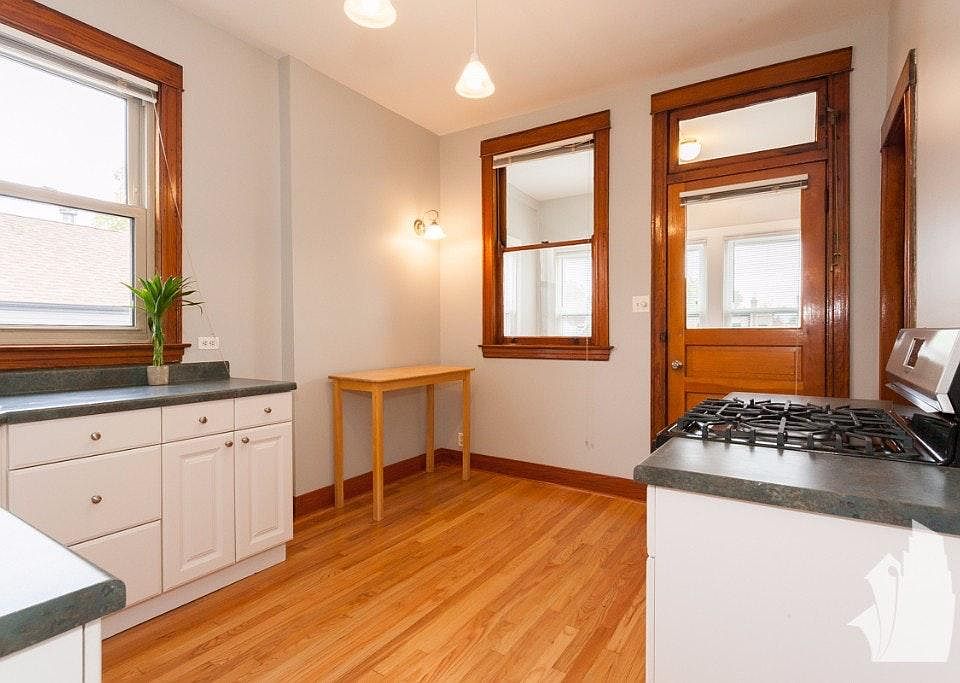 1st image of 2731 N Richmond St #2