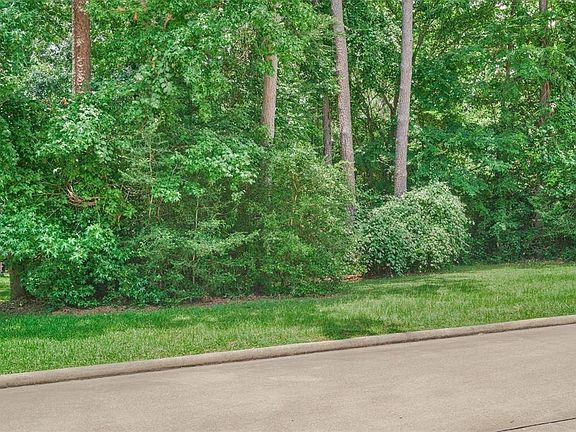 5th image of 338 Camden Hls W