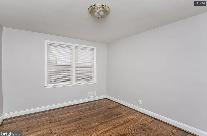 7457 Lawrence Rd — Photo 18