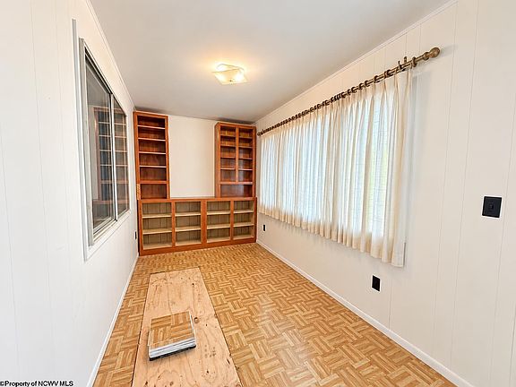 2nd image of 832 Ridgeway Ave