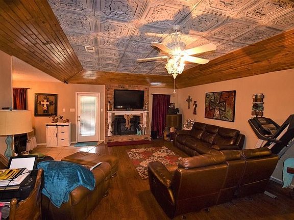 5th image of 12200 Wylie Ln
