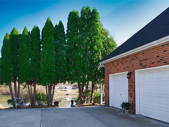 5th image of 112 Sherwood Dr