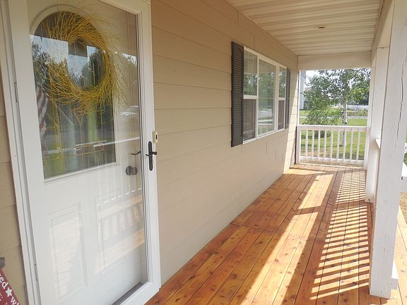 3rd image of 104 Landmark Dr