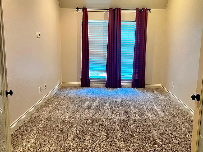 2801 Field Hollow Dr — Photo 16