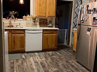 509 2nd St, Mason, WV 25260