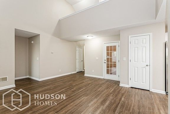 5th image of 3906 Pine Village Pl