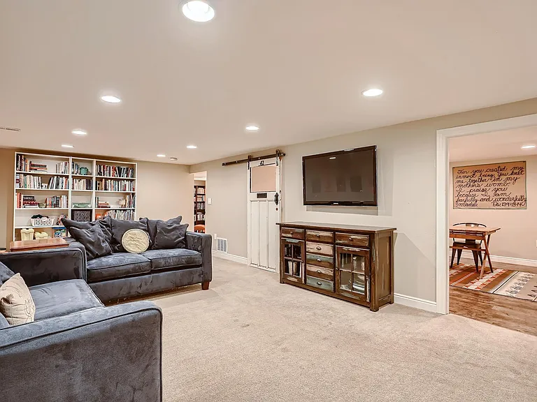 5495 S Lakeview St — Photo 10