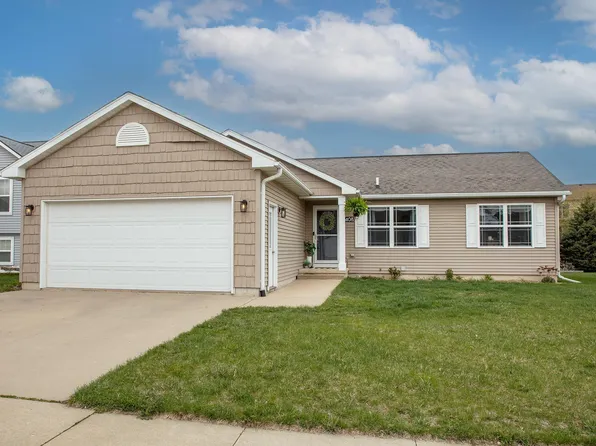 1408 Meadow View Ln, Waverly, IA 50677