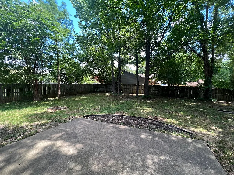 1011 Green Valley Dr — Photo 17