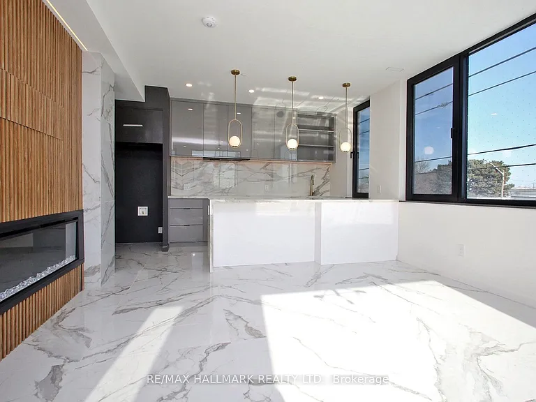 2 Owen Dr — Photo 3