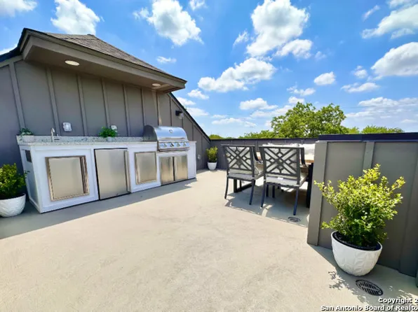 922 S Pine St, San Antonio, TX 78210