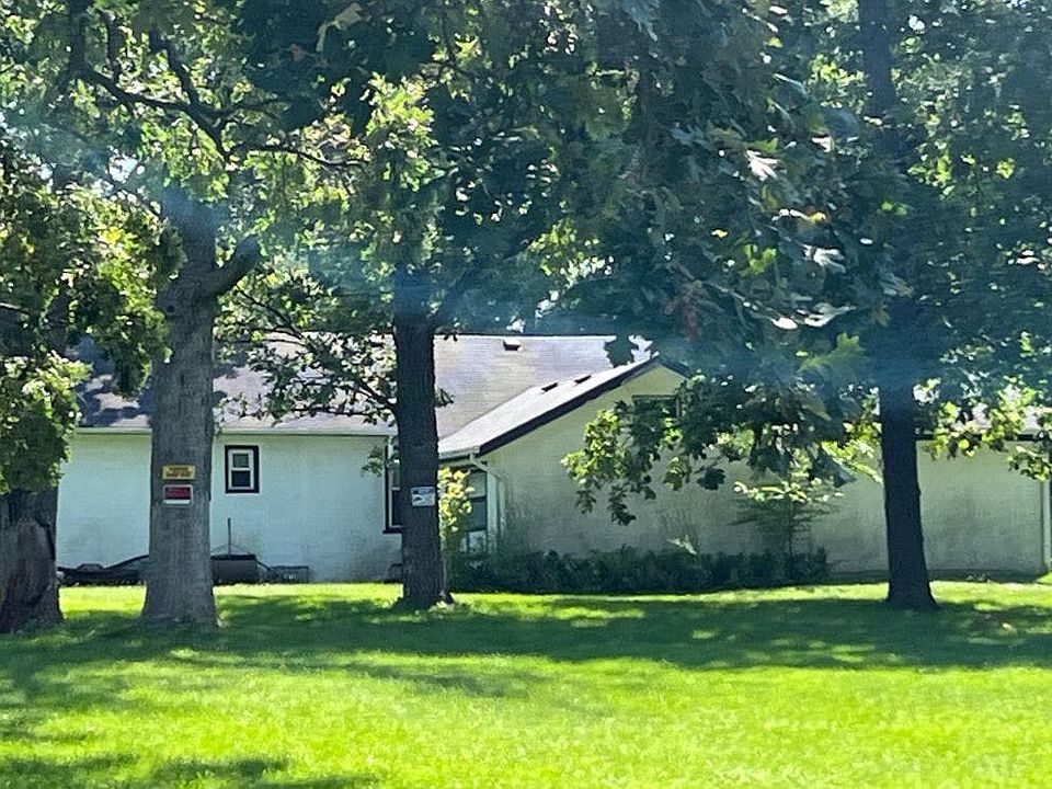 1st image of 2405 32nd St