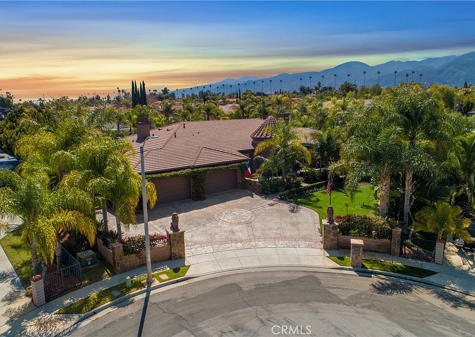 1st image of 584 C L Fleming Cir