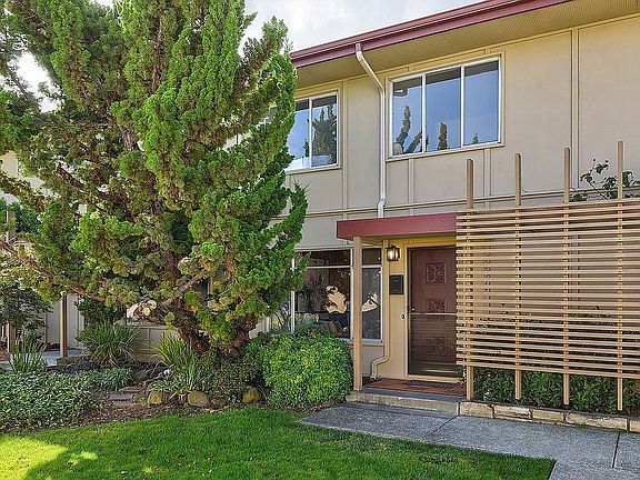 4th image of 1631 E Marina Ct