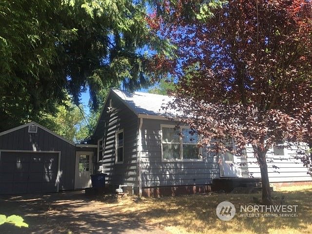 1st image of 4010 NE 41st Street