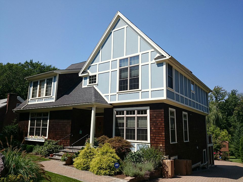 1st image of 135 Lagrange St