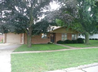 1004 Union St, Pella, IA 50219
