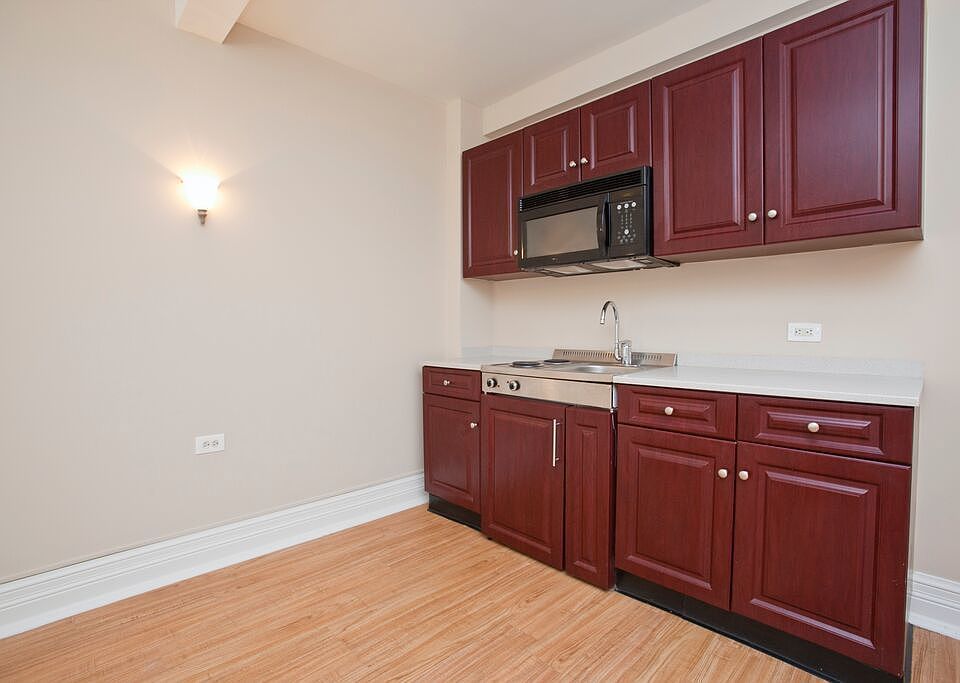 2nd image of 240 W 73rd St APT 505