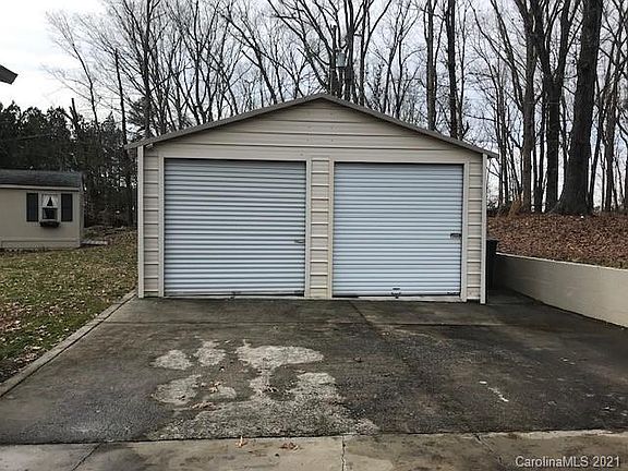 3rd image of 220 Catawba Dr